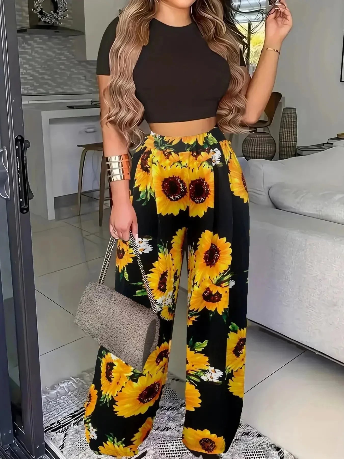 Bloemenprint Afgekort T-shirt en Wijde Flared Broek Set